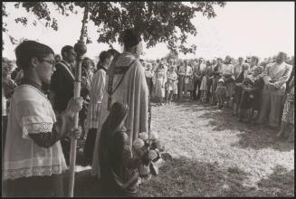 A traditionalist mass celebrated by the Mayor of Lametze, Ardennes, in solidarity with the schismatic ideas of Mgr Lefebvre