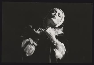 Maria Grazia Bon performing on stage