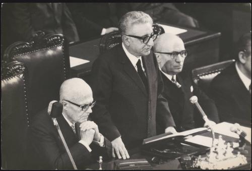 Giovanni Leone stands and speaks in parliament 