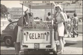 Gelati stall, Piazza Venezia, Rome