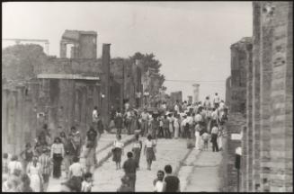 Crowds in Fori Imperiali, Rome