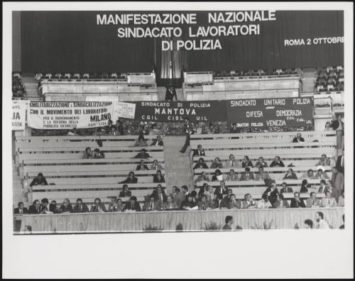Members of the police union from all over Italy gathered in Rome, demonstrating in support of union rights