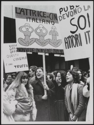 Italian actresses Francesca Codispoti and Pamela Villoresi join a picket about the flaws in the Italian film industry 