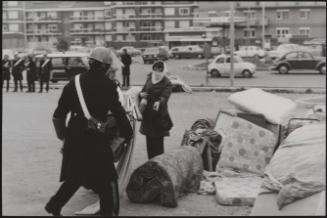 Police evict slum dwellers