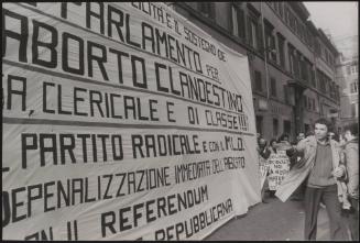 A large banner at a protest hosted by the Radical Party and the M.L.D for better abortion laws