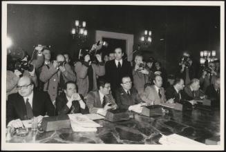 Aldo Bozzi, Giulio Andreotti, Bettino Craxi, Vincenzo Balzamo, Renato Altissimo and Valerio Zanone at a conference table 