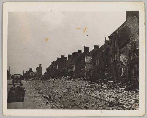 Loose photographs of official WW2 photographs by the US 82nd Airborne Division. 