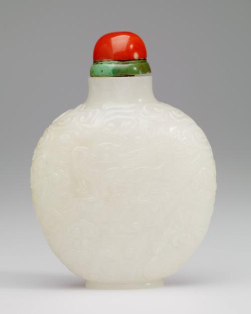 Snuff Bottle, with two carved dragons among clouds