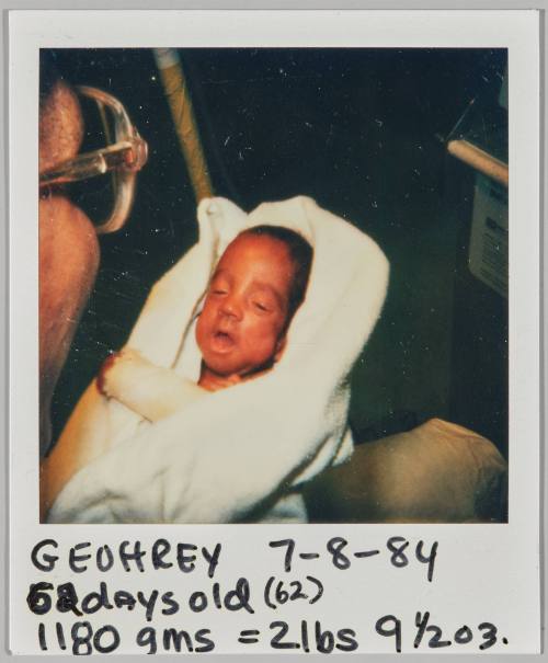 Geoffrey, 62 days old, 1180 gms = 2 lbs 9 1/2 oz.
