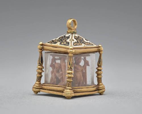 Pendant: Scenes from the Passion of Christ