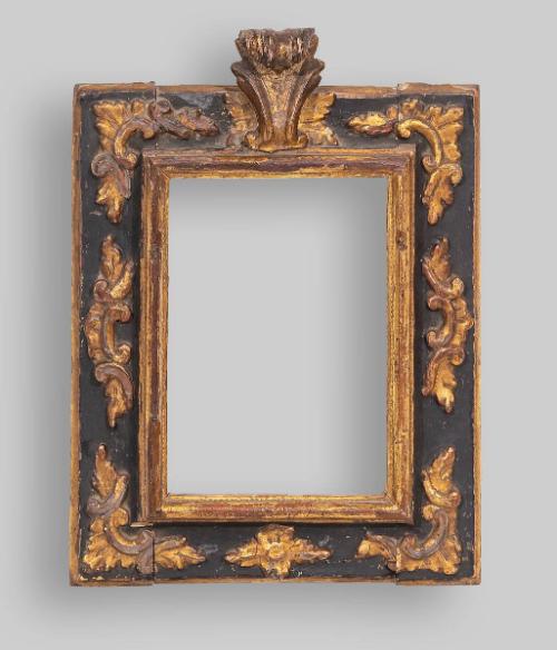 Seville-style cassetta frame