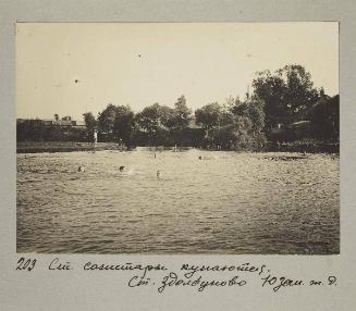 Senior medics swimming. Zdolbunovo station South -West raolway