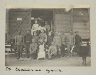 Food distibuting station