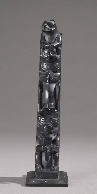 Model Totem Pole
