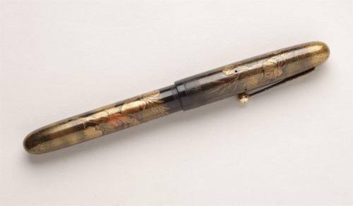 Fountain pen and box