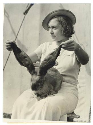 Ears like Eagles'  Wings, London, 1936