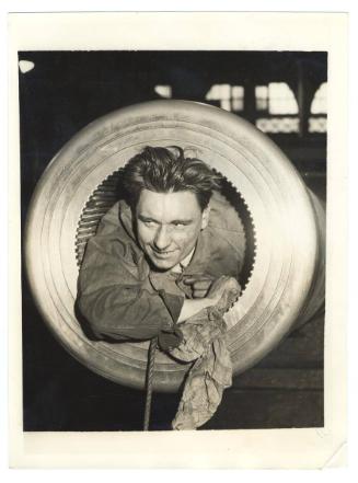 He's Not Resting, He's Doing a Fine Job, Britian, 1940