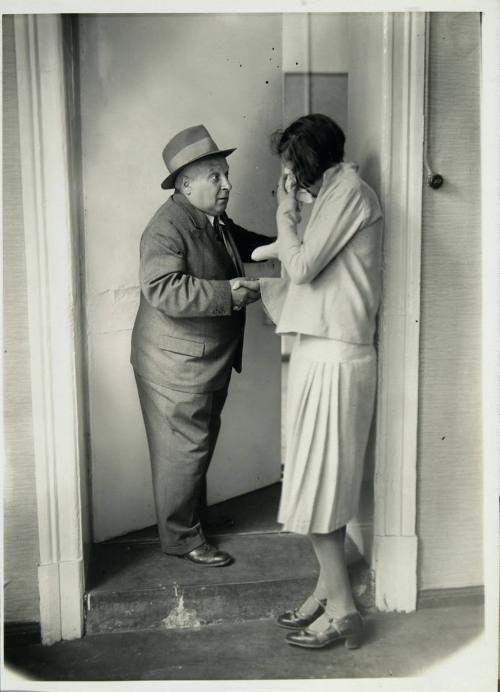 The Police Summons: A psychological photo story by Dr. Thoma: (Out loud) "Don't worry, my conscience is clear." (To himself) "Perhaps I socked Miller the last time I was drunk."