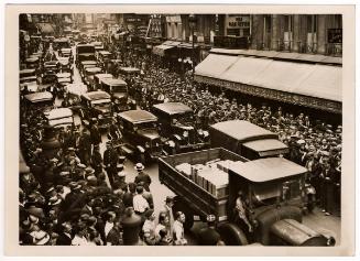 Block Main Paris Thoroughfare to Know Result of Lap of Tour De France.