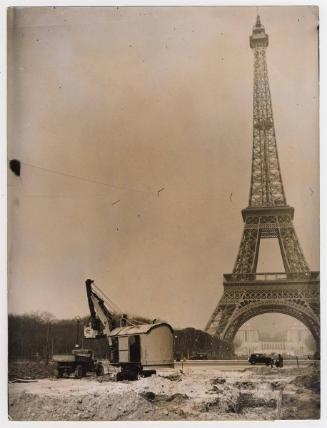 Paris Hurries Raid Precautions.