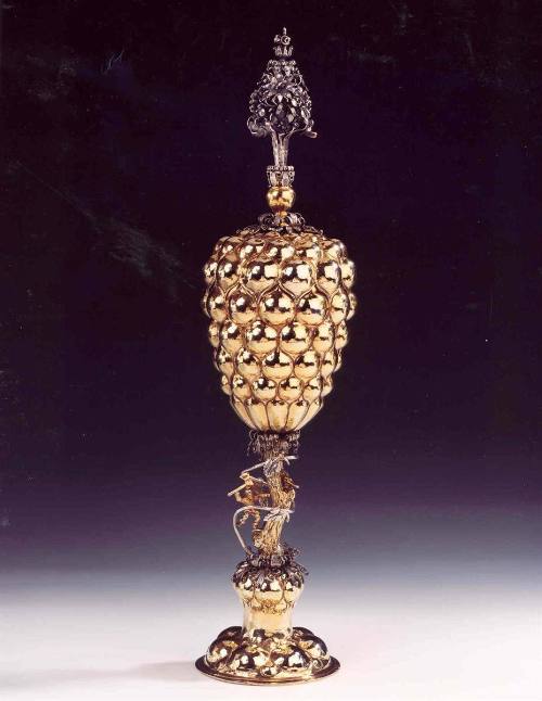 Grape Cup and Cover: Grapevine Stem with Vinesman