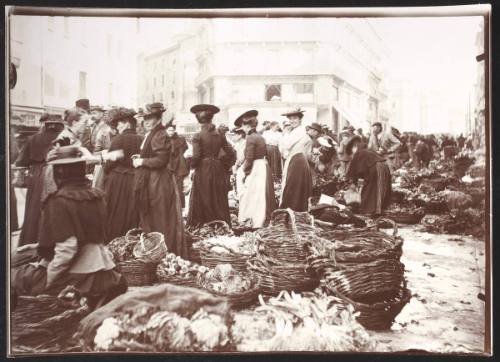 Chambery - Grenoble market