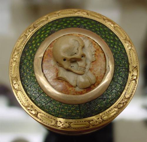 Gold Mounted Round Box with Ivory Plaquette of a Memento Mori