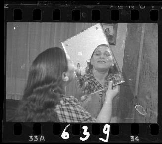 Portrait of a woman with a mirror