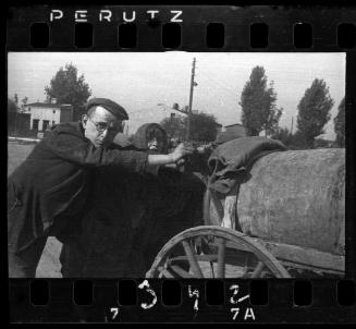 The removal of feces in the ghetto by men and women workers