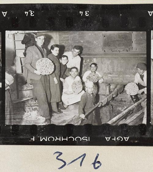 Contact Print #316 from page #9 in Lodz Ghetto Contact Album