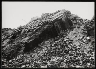 Ruins of the synagogue on Wolborska Street, destroyed by the Germans in 1939