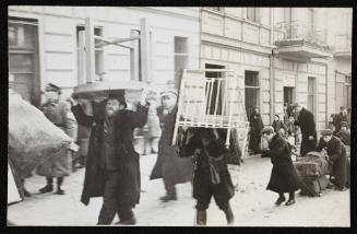 “The Jews are carrying their possessions into the [Lodz] Ghetto”