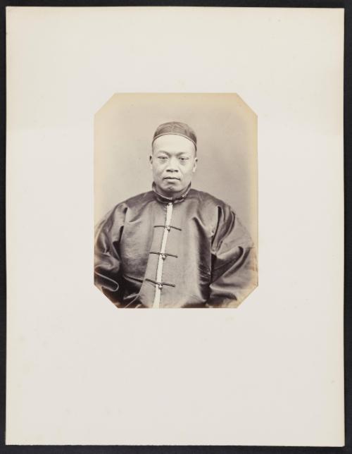 Tzo-chu-fan (33 ans) médecin attaché à l'Ambassade chinoise à Paris, frontal