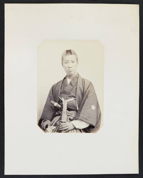 196. Ya-no riro bé-yé (19 ans) Officier de 2e classe en Interprète pour le francais et l'anglais de l'Ambassade du Taiconne du Japon à Paris, frontal