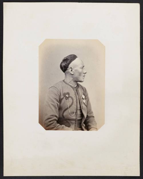 274. Mezian Ben Saüs (25 ans) tirailleur algèrien, profile