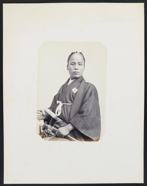 207. Saga-nami fisasi (20 ans) Sereviteur du 3e Ambassadeur du Taiconne du Japon à Paris, frontal