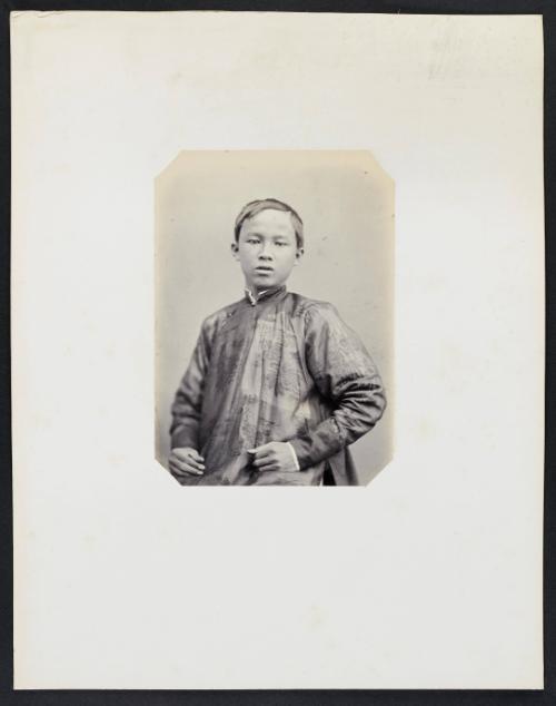 Ambassade Cochinchinoise à Paris, frontal. 168. Tran-van Luong (17 ans) fils du Préfet de Saigon