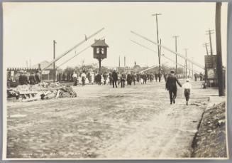 Bay St. 2:24 pm., June 14, 1913